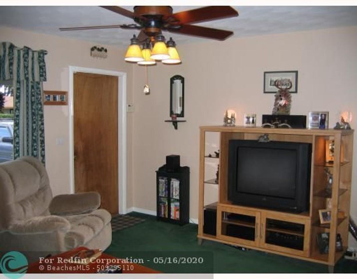 2781 Sw 47th St - Photo 7 of 12