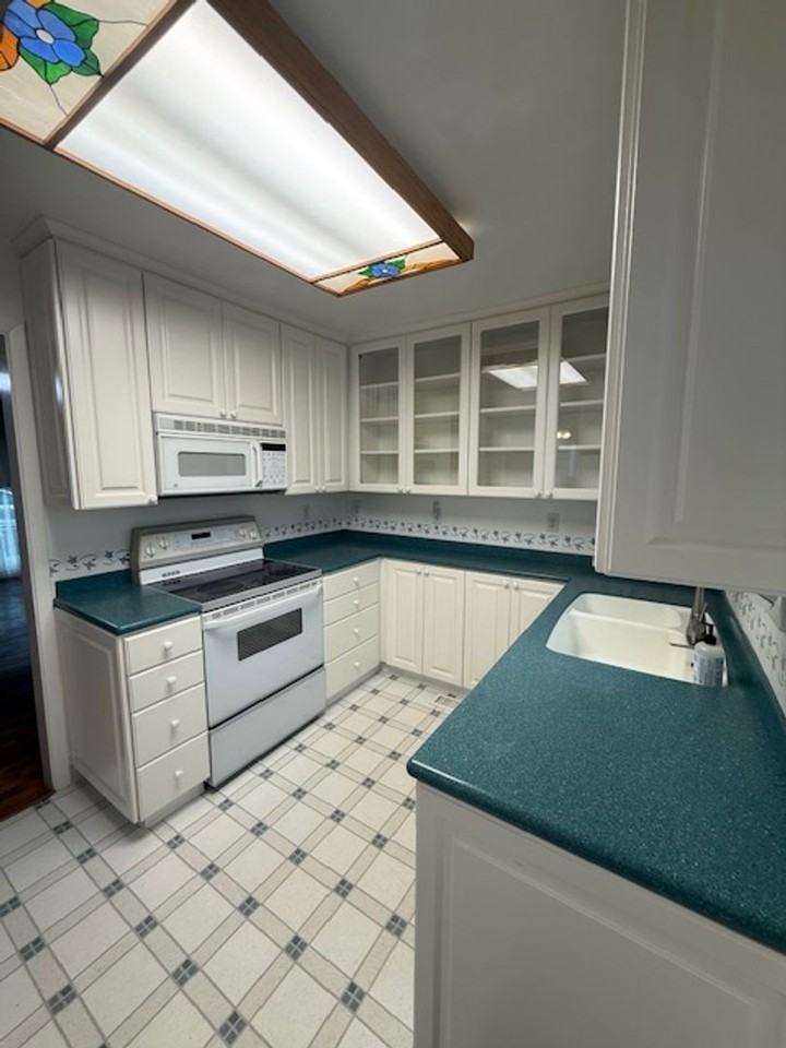 608 E Franklin St - Photo 6 of 23