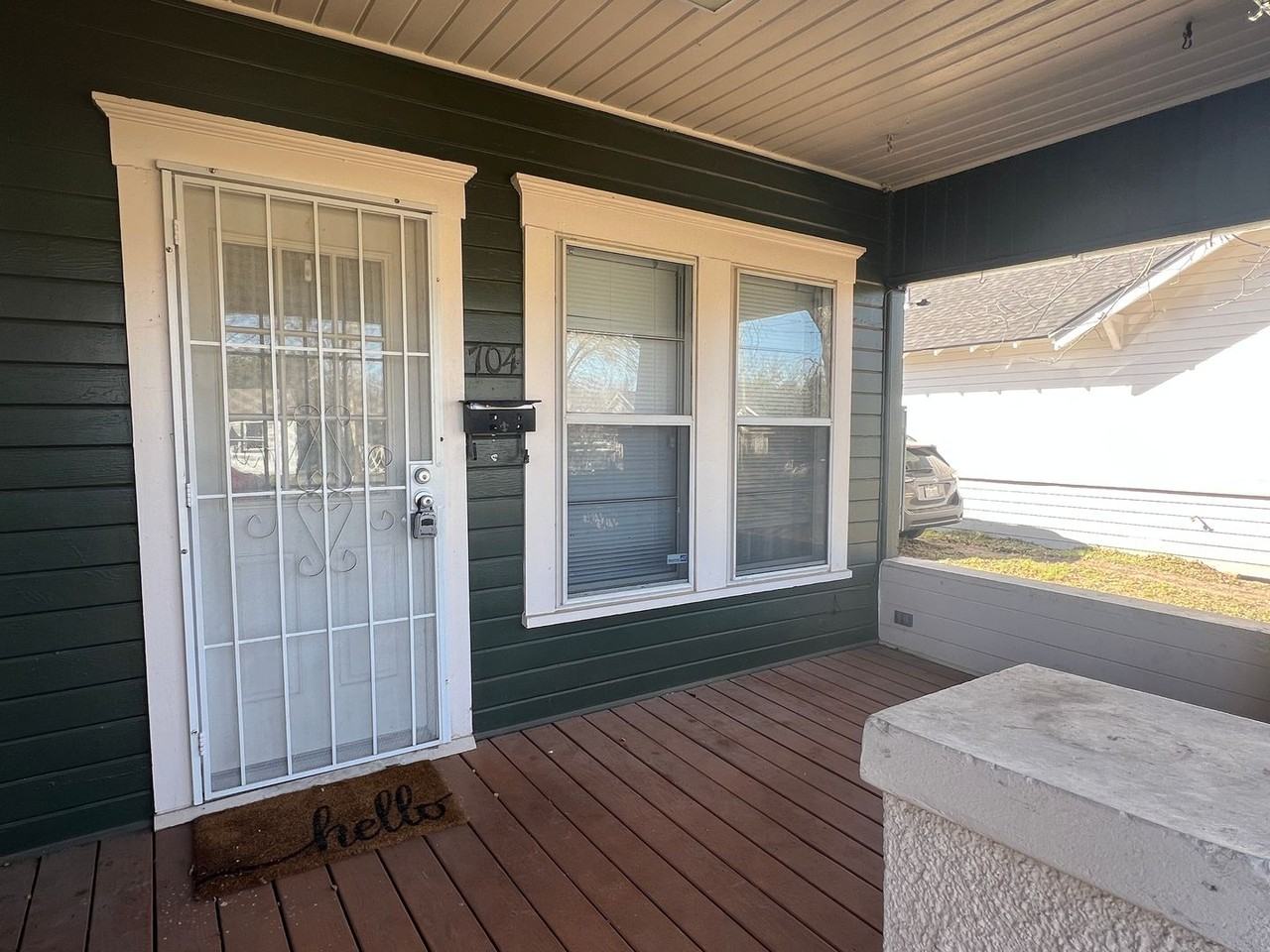 704 N 33rd St - Photo 2 of 16