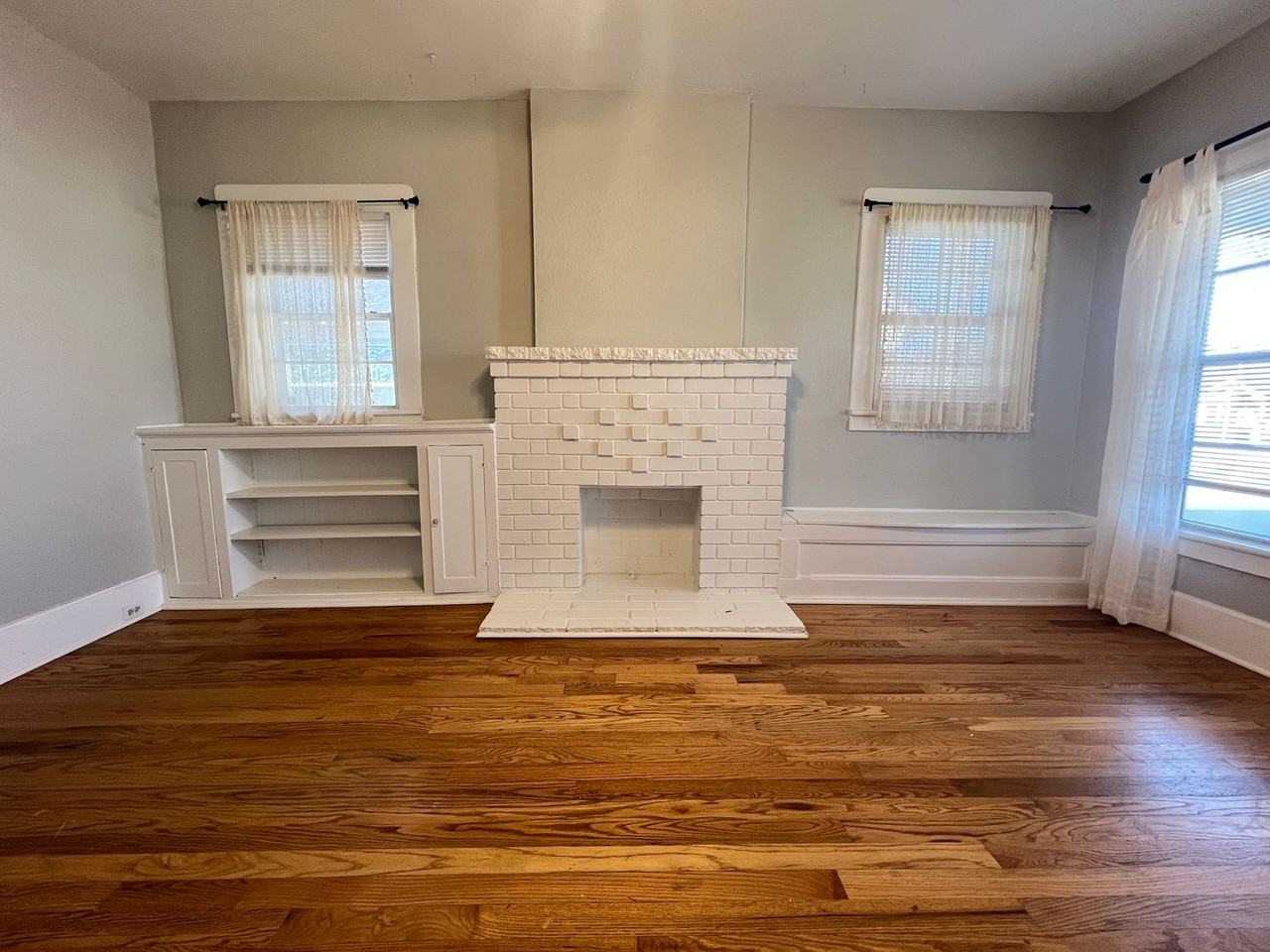 704 N 33rd St - Photo 4 of 16