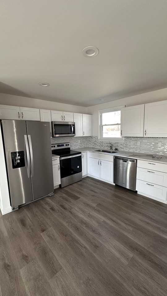 3260 Hinkle Dr - Photo 2 of 9