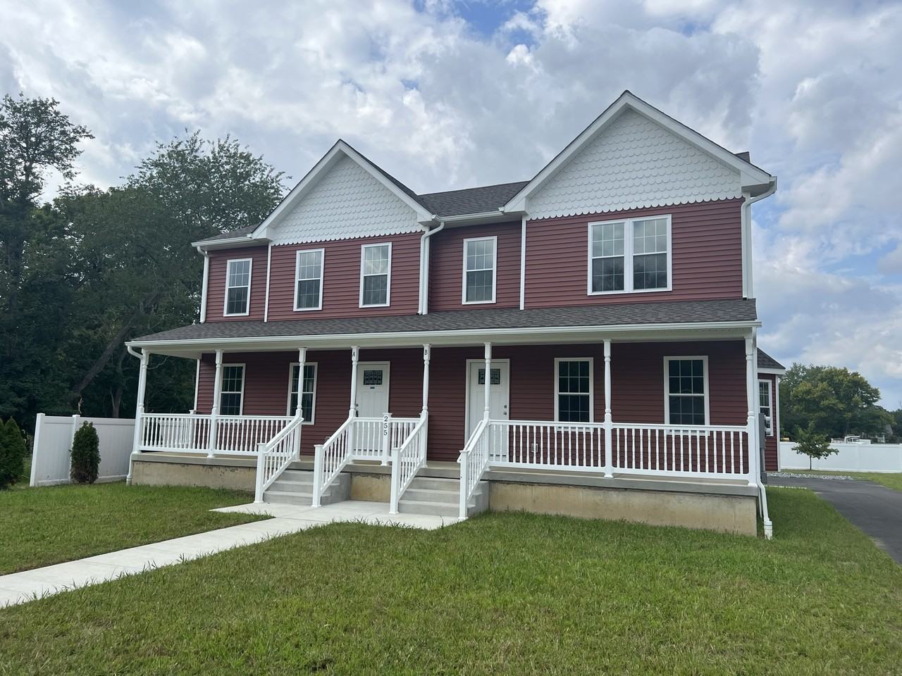 255 W Chestnut St #B - Photo 3 of 11