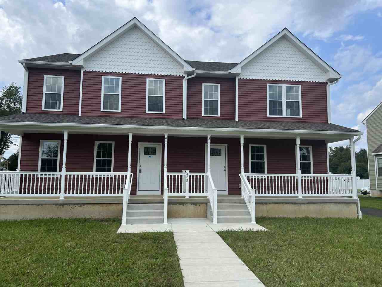 255 W Chestnut St #B - Photo 4 of 11