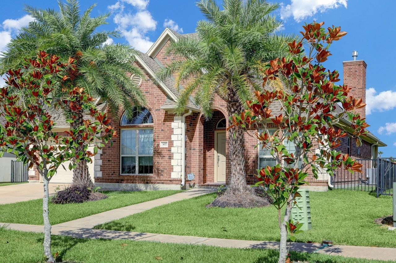 307 Twin Timbers Ln - Photo 3 of 16