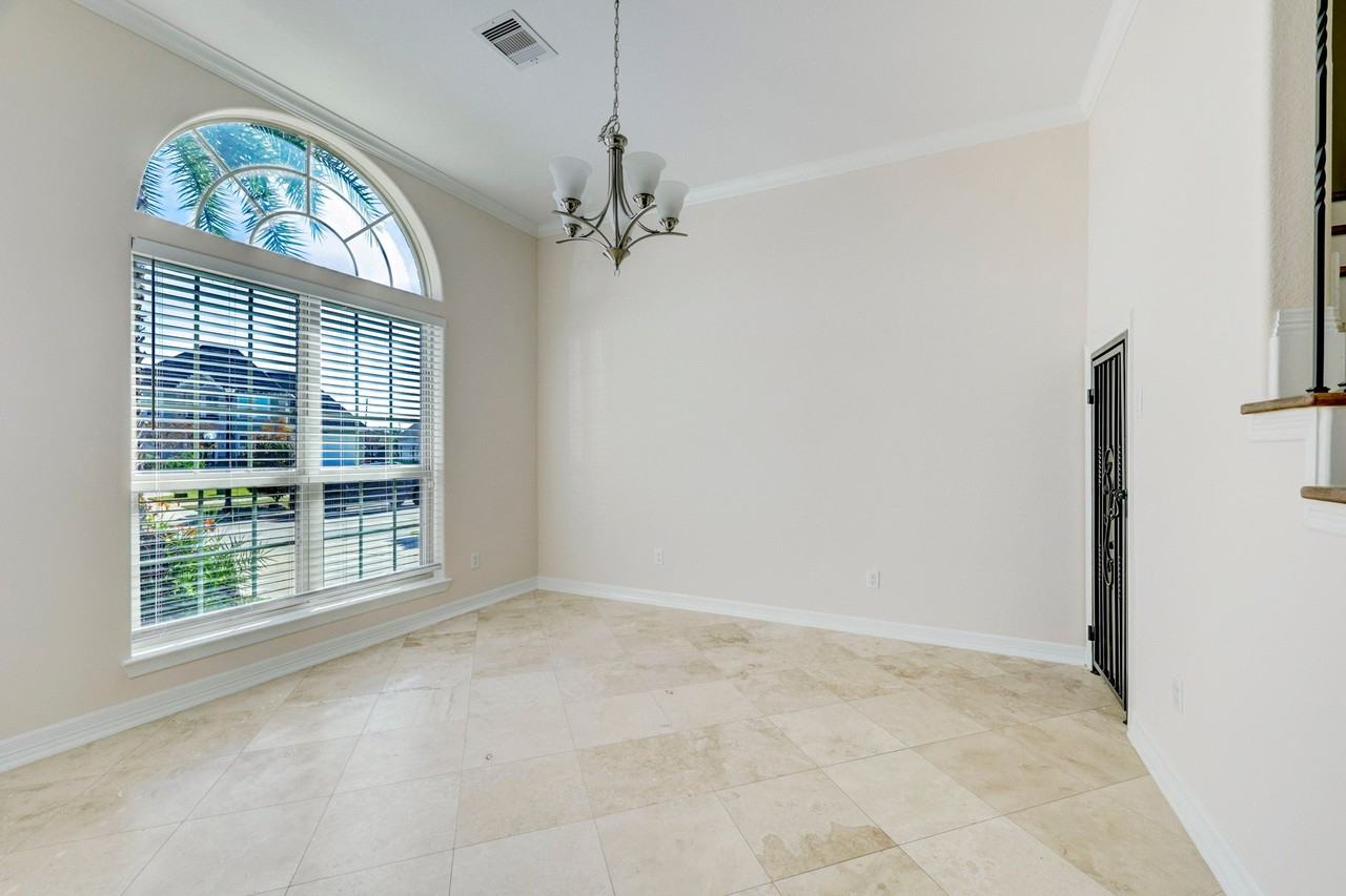 307 Twin Timbers Ln - Photo 7 of 16