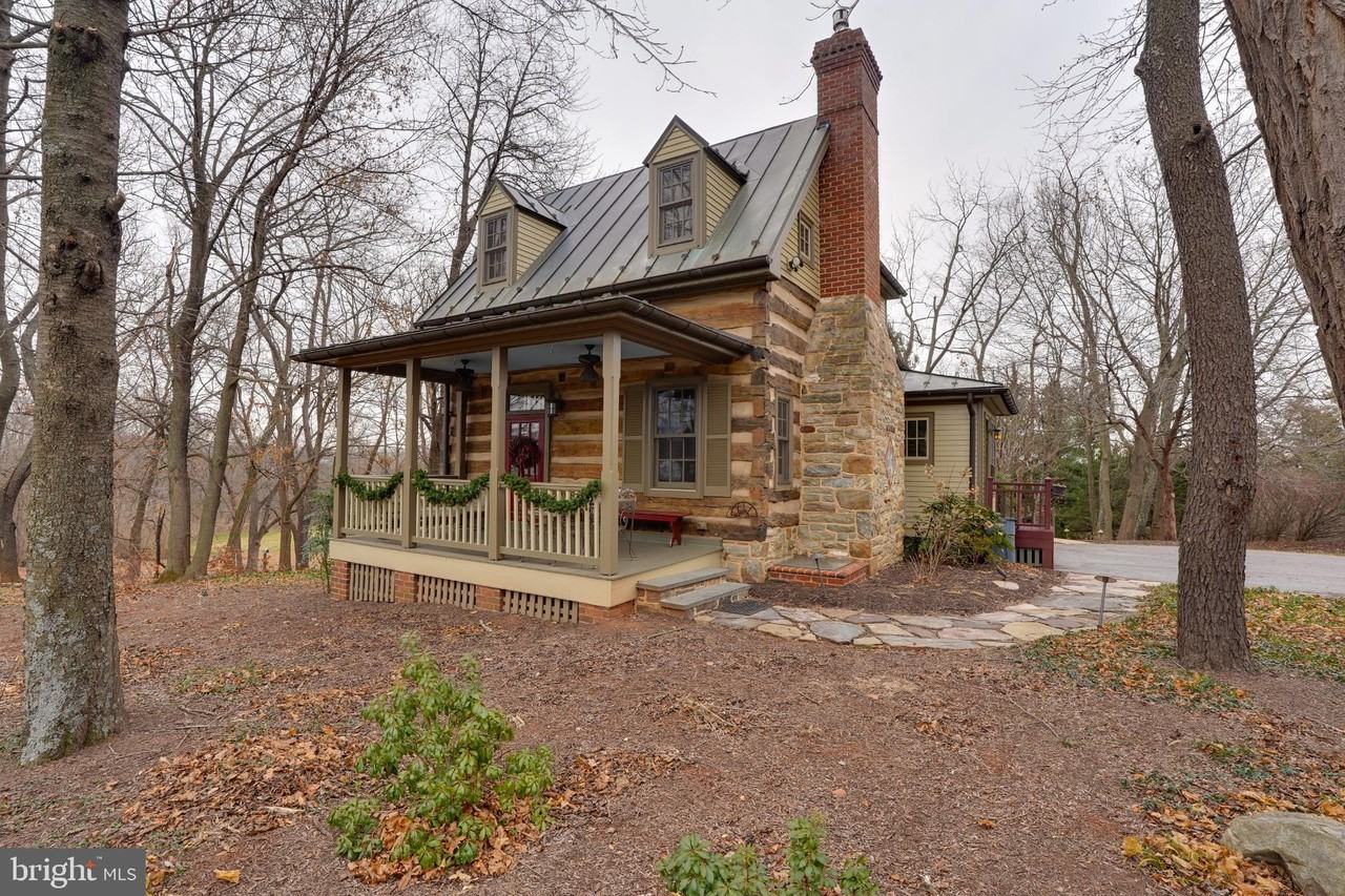 13237 Creagerstown Rd - Photo 2 of 22