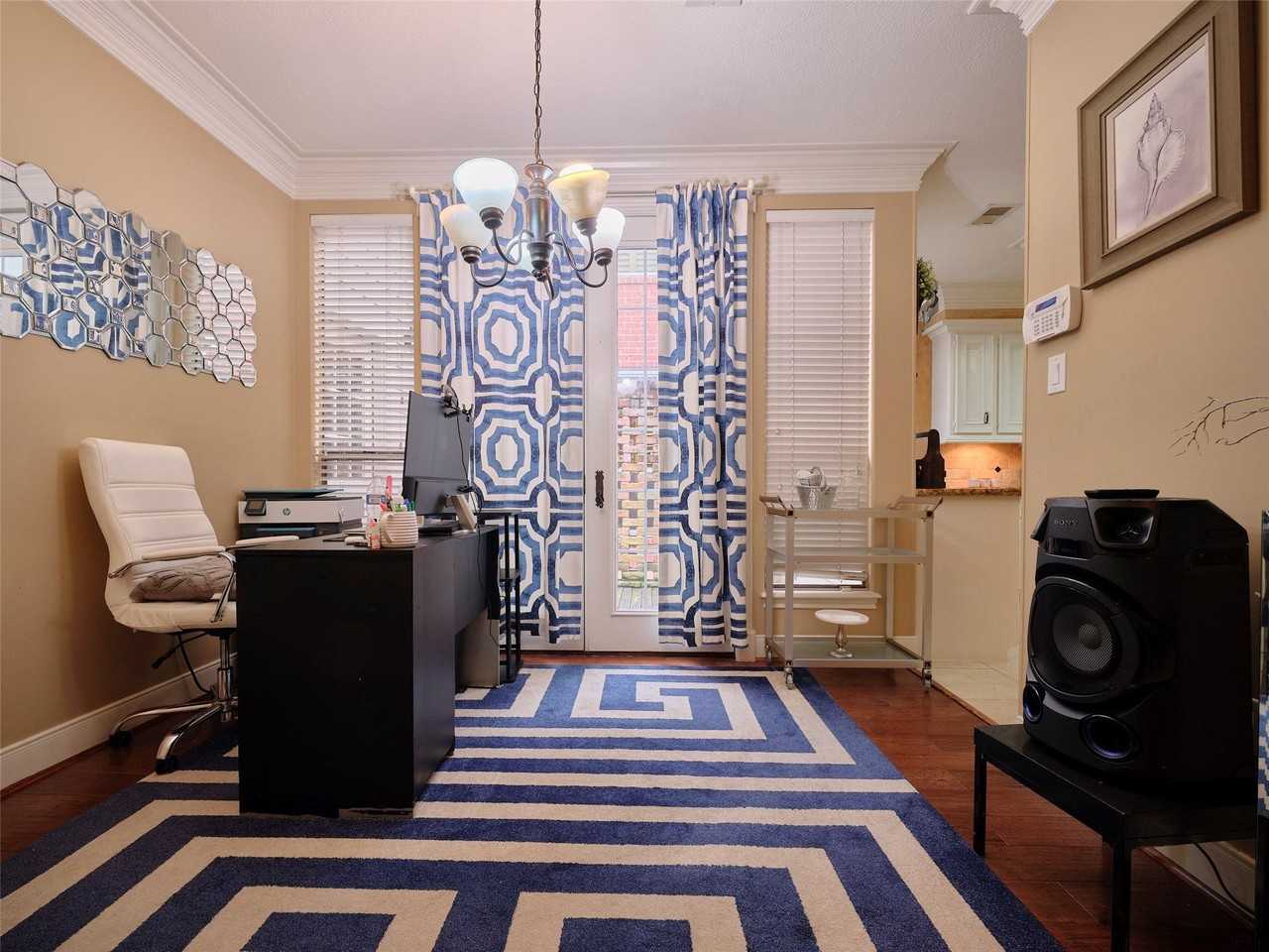 16623 Manningtree Ln - Photo 7 of 39