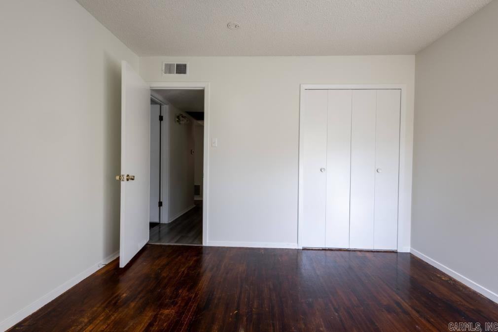 10 Windsor Dr - Photo 7 of 16