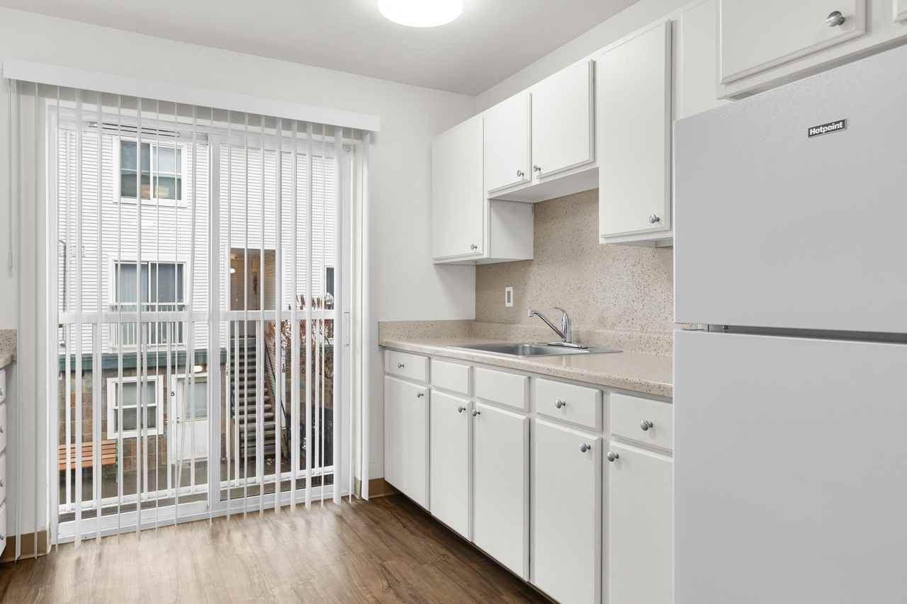 Sortun Court Townhomes - Photo 3 of 18