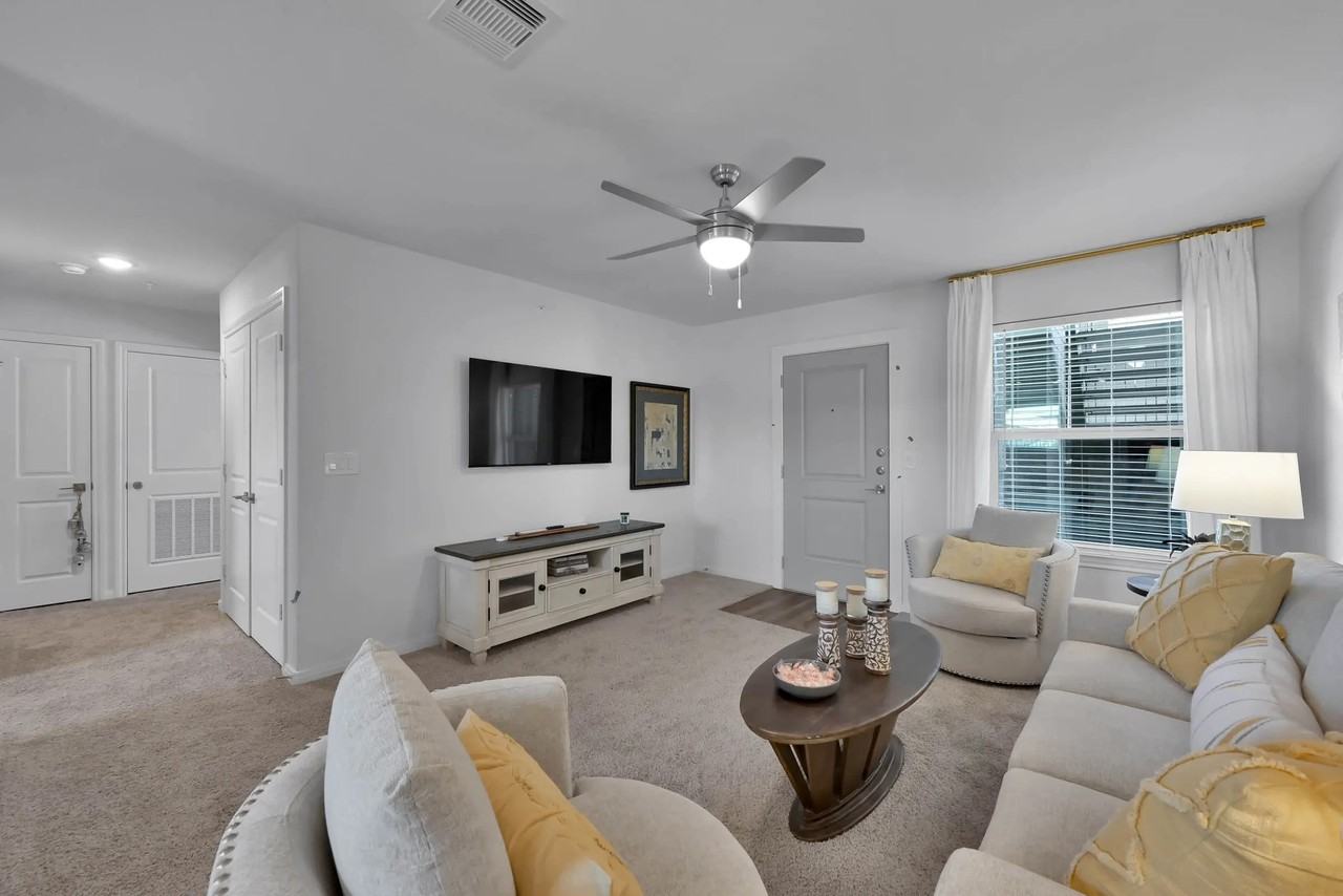 Esperanza at Wild Orchid - Photo 2 of 22