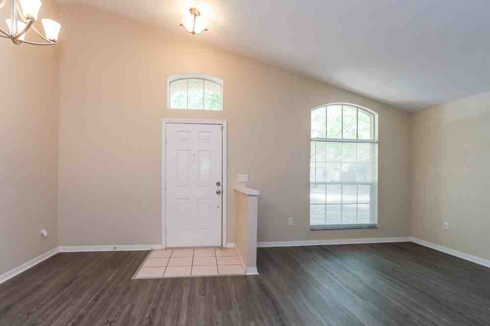 733 Somerstone Dr - Photo 4 of 25