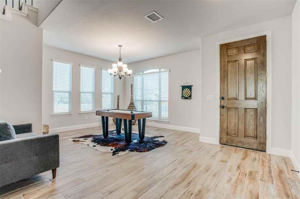 1212 Porter Ln - Photo 4 of 24