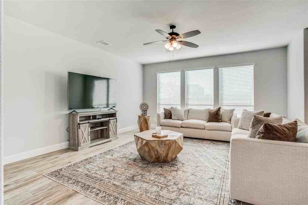 1212 Porter Ln - Photo 6 of 24