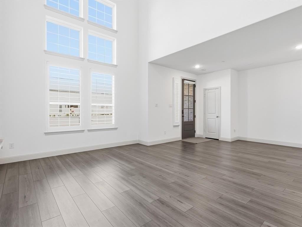 3677 Wellesley Ave - Photo 5 of 25