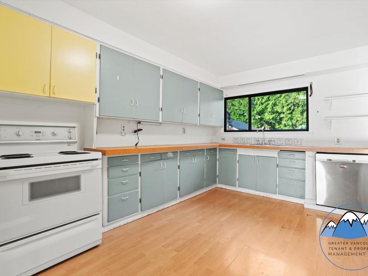 2313 Dublin St - Photo 2 of 50