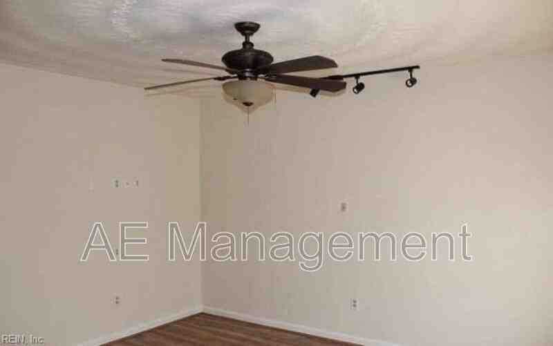 1556 Darren Cir - Photo 3 of 7