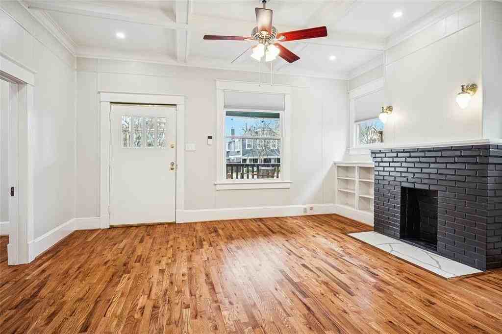 5621 Miller Ave - Photo 3 of 16