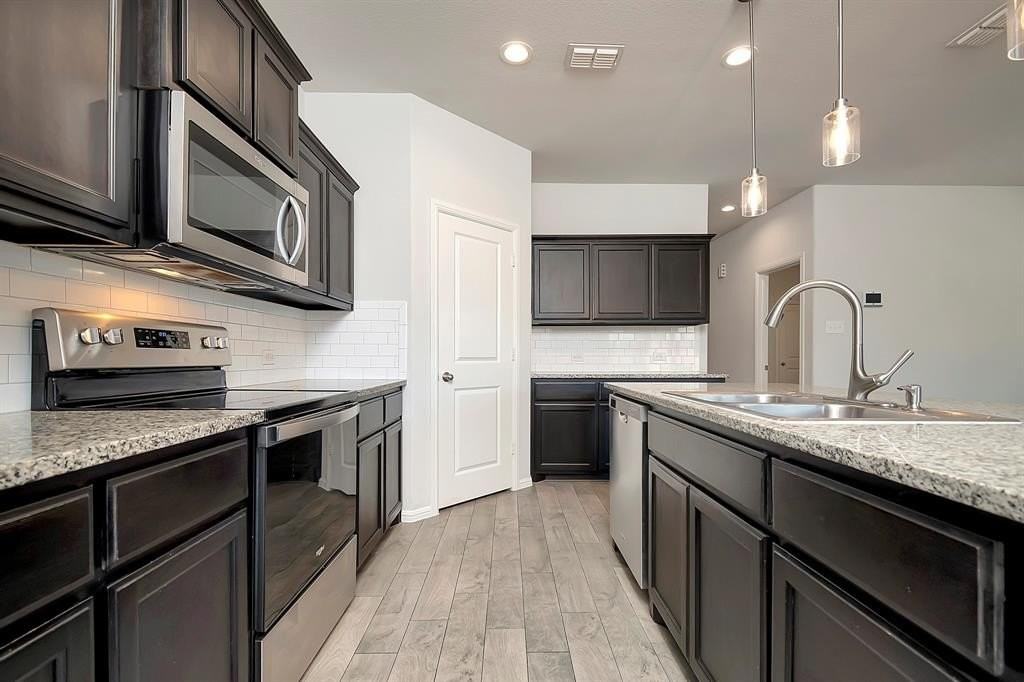 9128 High Stirrup Ln - Photo 4 of 40