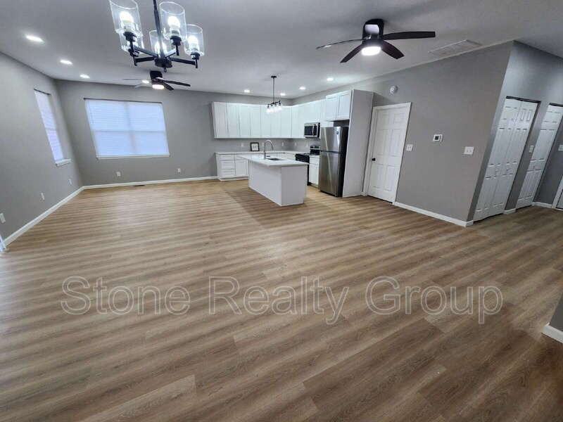 1162 W Ewing St - Photo 3 of 10