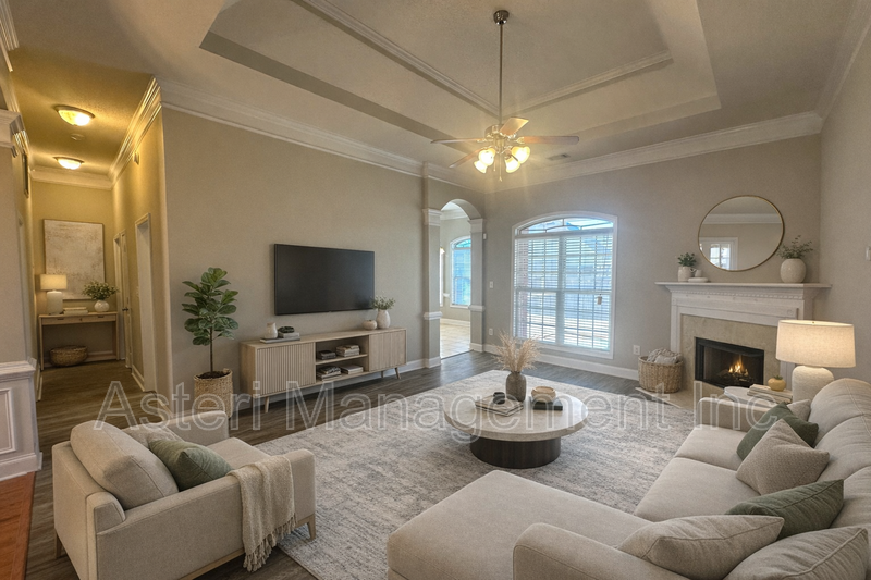 522 Manchester Ln - Photo 2 of 13