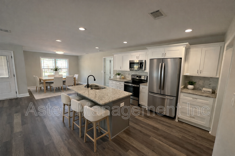 239 Lasso Dr - Photo 4 of 12