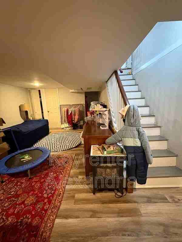 105 Clifford Ave - Photo 5 of 13