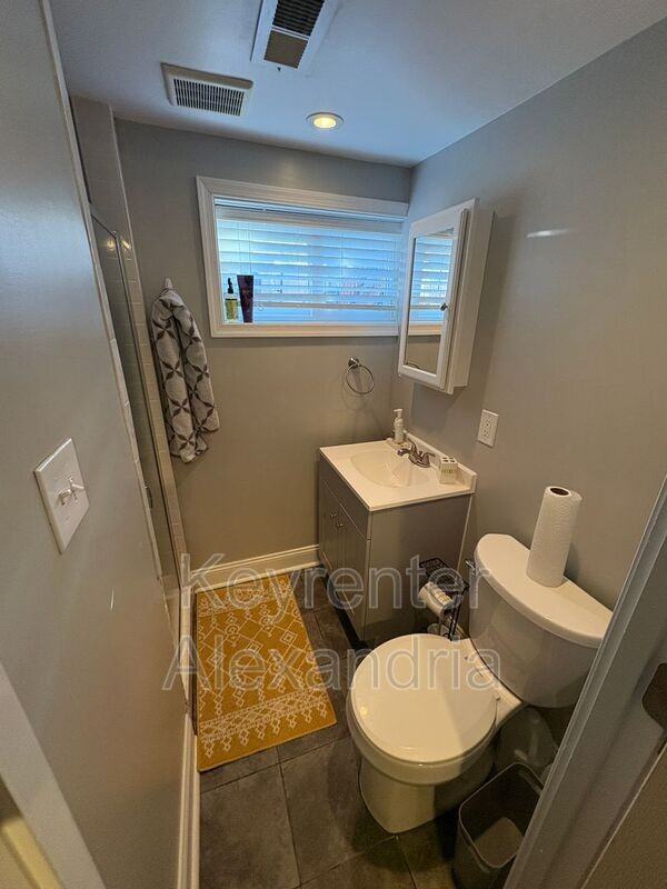 105 Clifford Ave - Photo 6 of 13