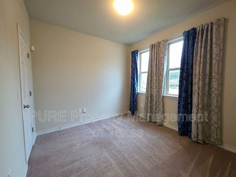 11724 Offaly Dr - Photo 3 of 23