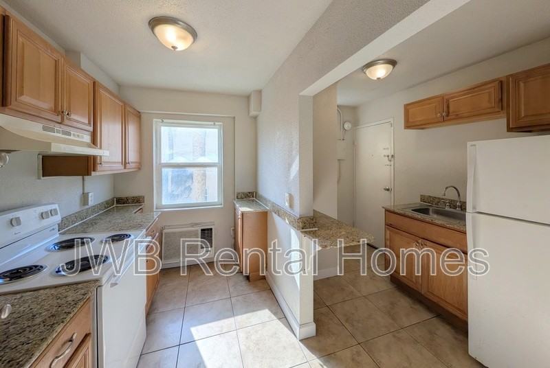 222 16th Ave N - Photo 4 of 17