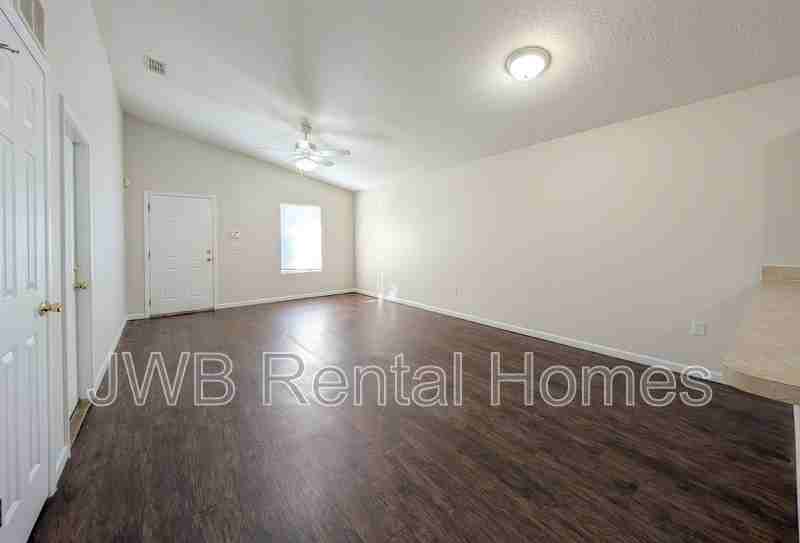 8433 Oden Ave - Photo 6 of 17