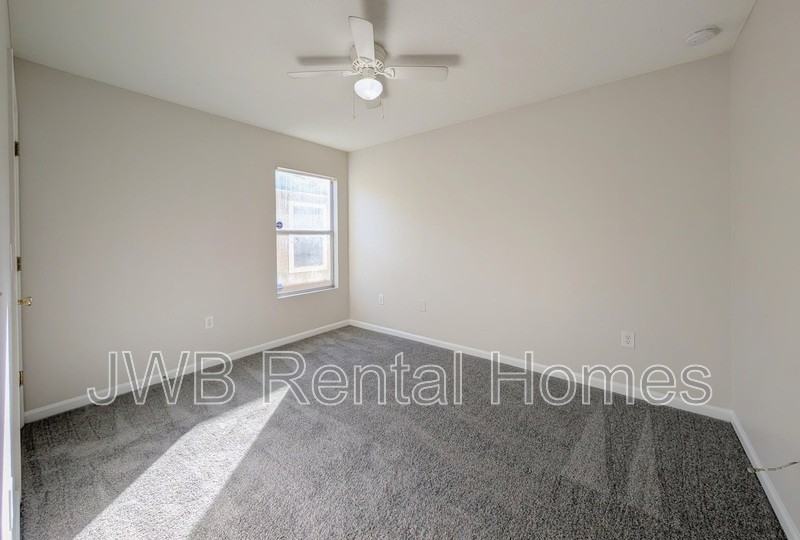 8433 Oden Ave - Photo 7 of 17