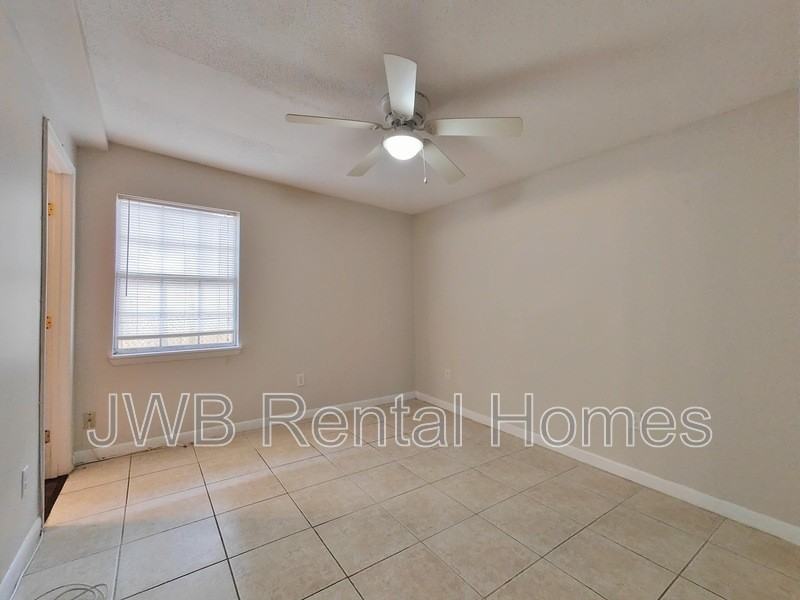 8104 Galveston Ave - Photo 6 of 8