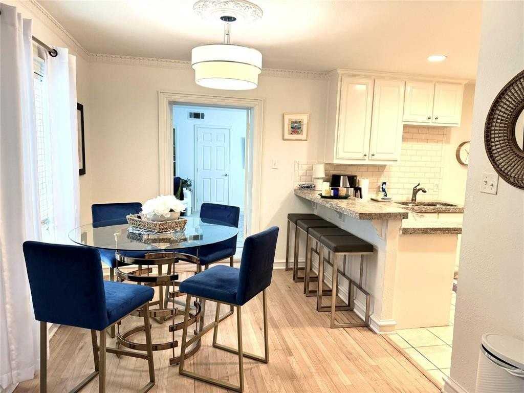 4538 Roland Ave #4 - Photo 5 of 9