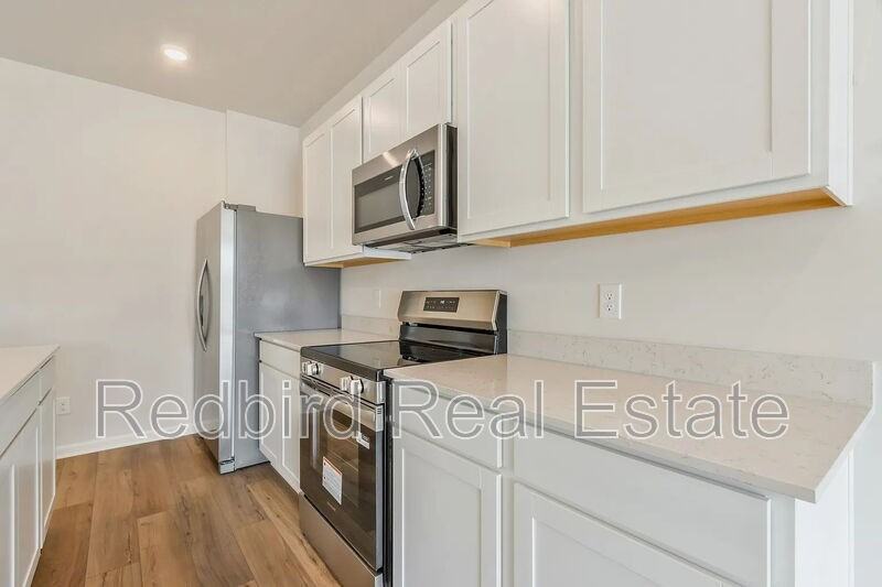 1647 Manuka Ln - Photo 4 of 16