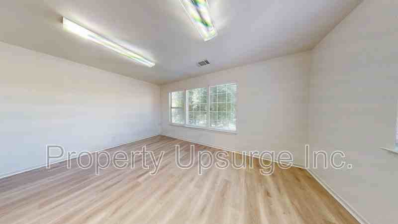 2371 Washington Ave - Photo 4 of 7