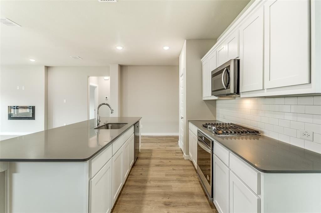 5211 Bellhurst Dr - Photo 6 of 25