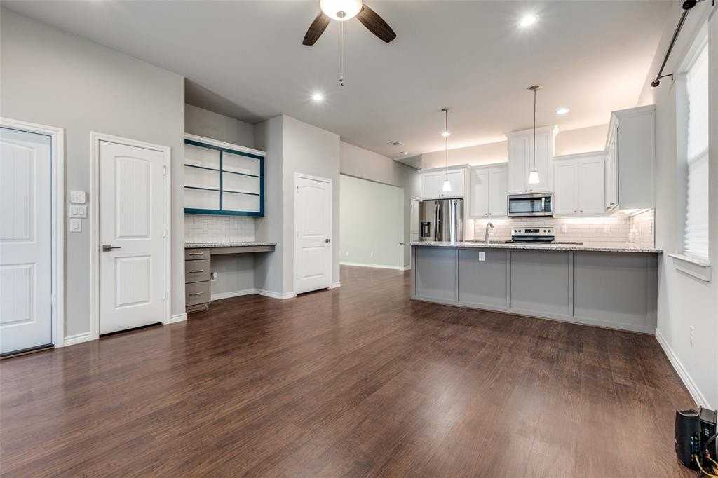 2727 Foreman St - Photo 3 of 12