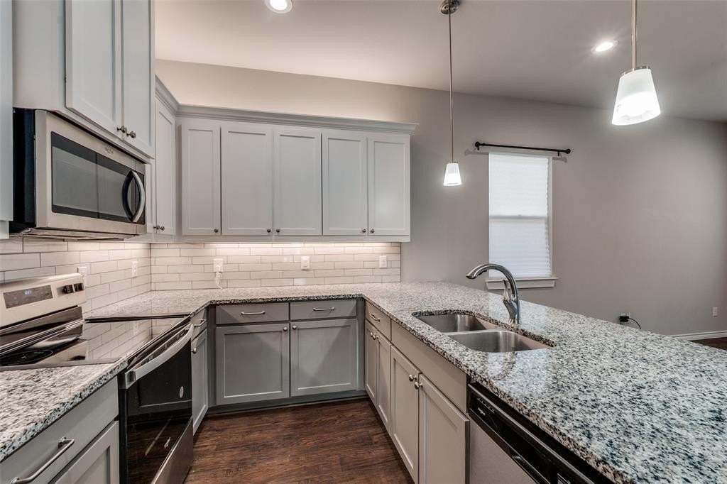 2727 Foreman St - Photo 5 of 12