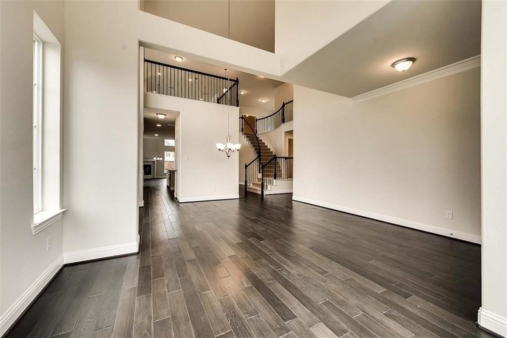 608 Mulligan Ave - Photo 3 of 32