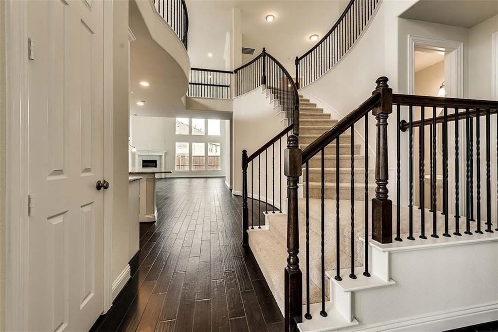 608 Mulligan Ave - Photo 5 of 32