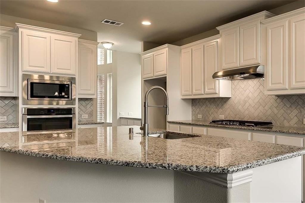 608 Mulligan Ave - Photo 6 of 32