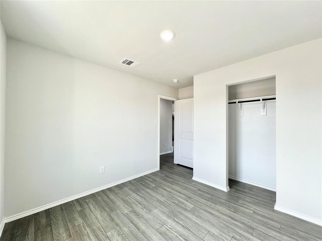 829 Bluffview Dr - Photo 4 of 40