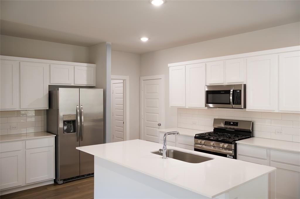 3916 Nasworthy Dr - Photo 6 of 30