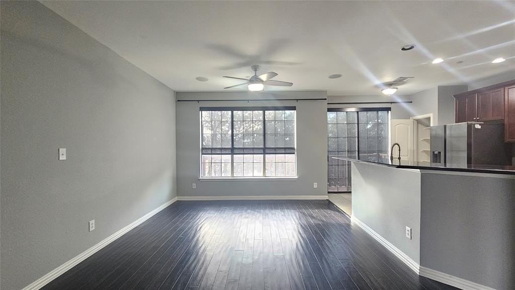 1424 Biltmore Ln - Photo 4 of 37