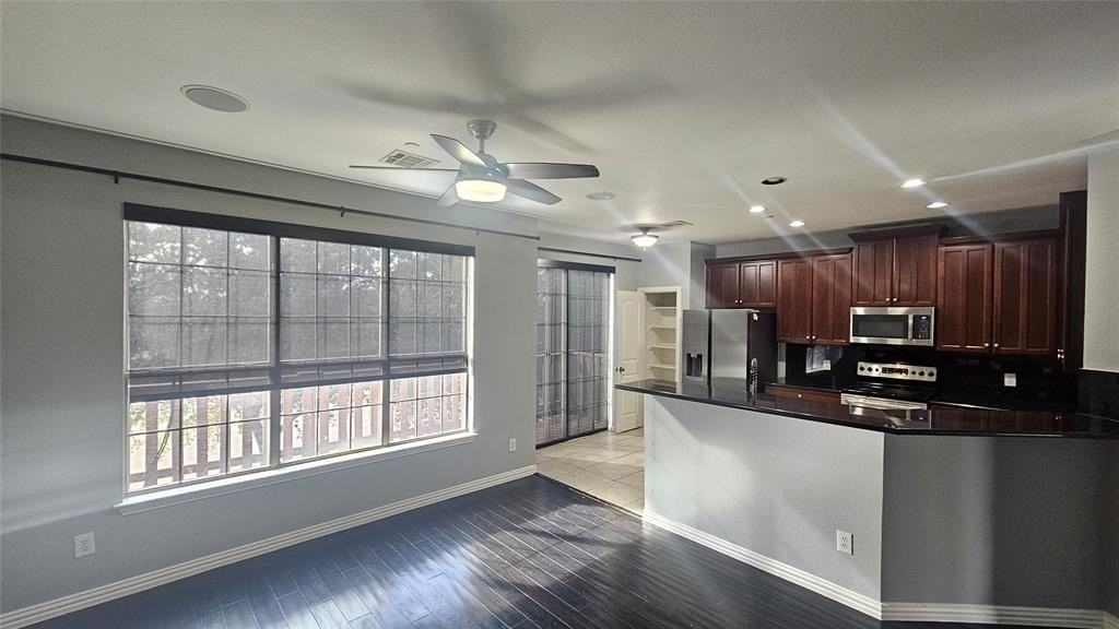 1424 Biltmore Ln - Photo 5 of 37