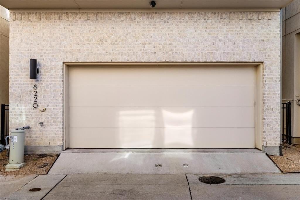 8220 Callimont Ln - Photo 5 of 34