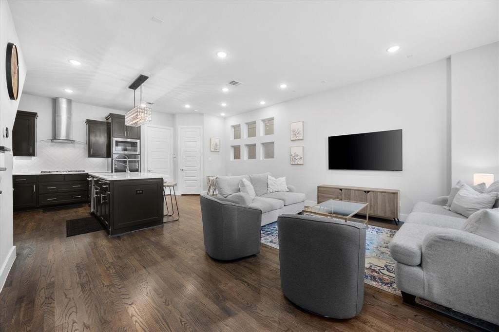 8220 Callimont Ln - Photo 6 of 34