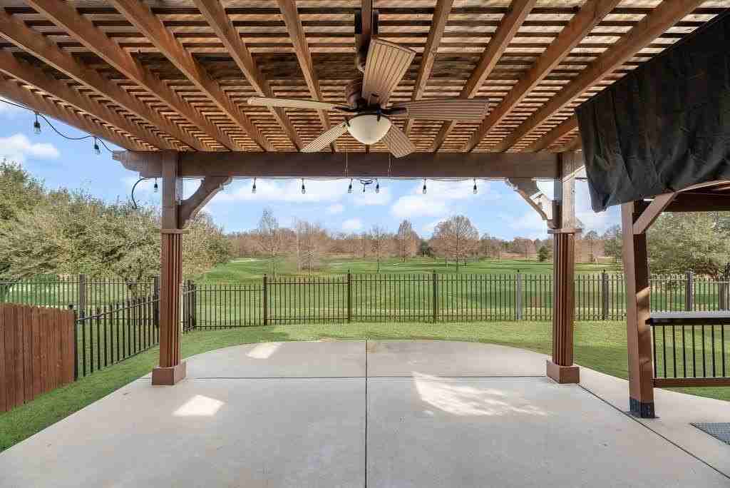 2513 Dog Leg Trl - Photo 2 of 20