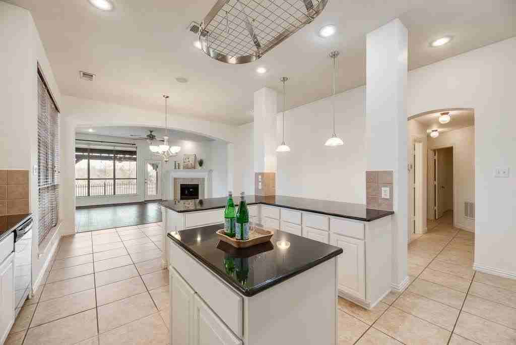 2513 Dog Leg Trl - Photo 6 of 20