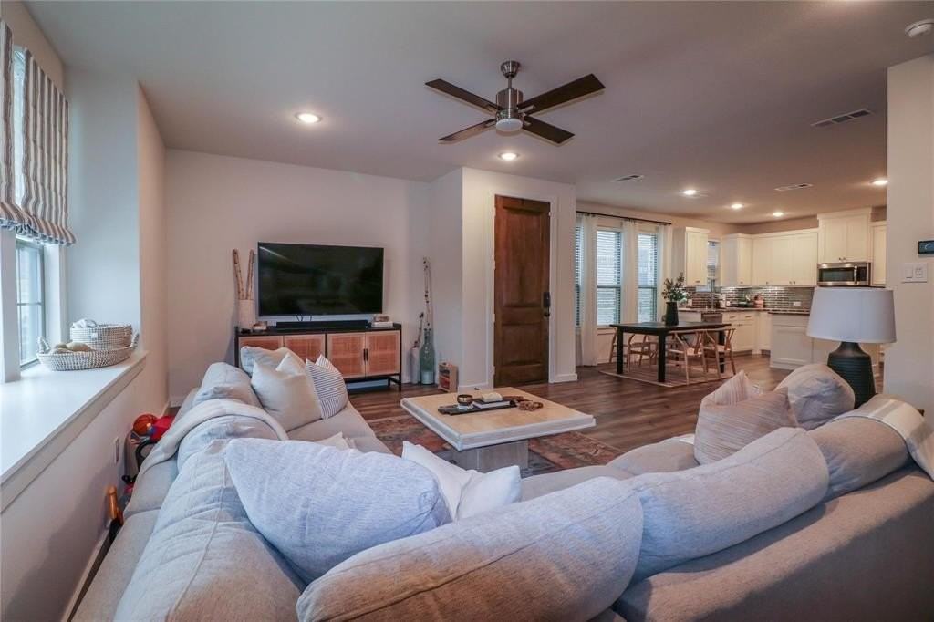 264 Spring Hill Rd - Photo 5 of 32